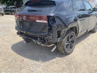 2026 Volkswagen Atlas Cross Sport SEL R-Line Black - Primary Damage Right Image